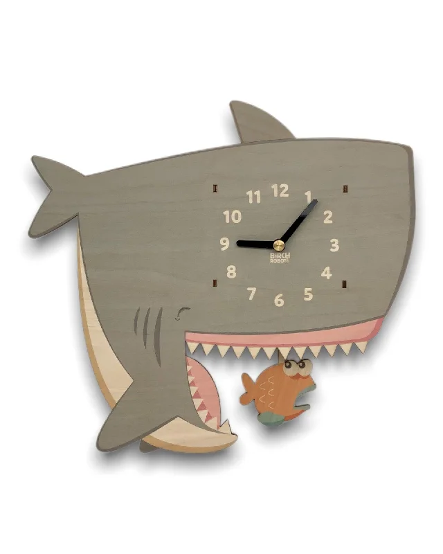 Stylish woven wall decor-Crush the Shark Pendulum Clock