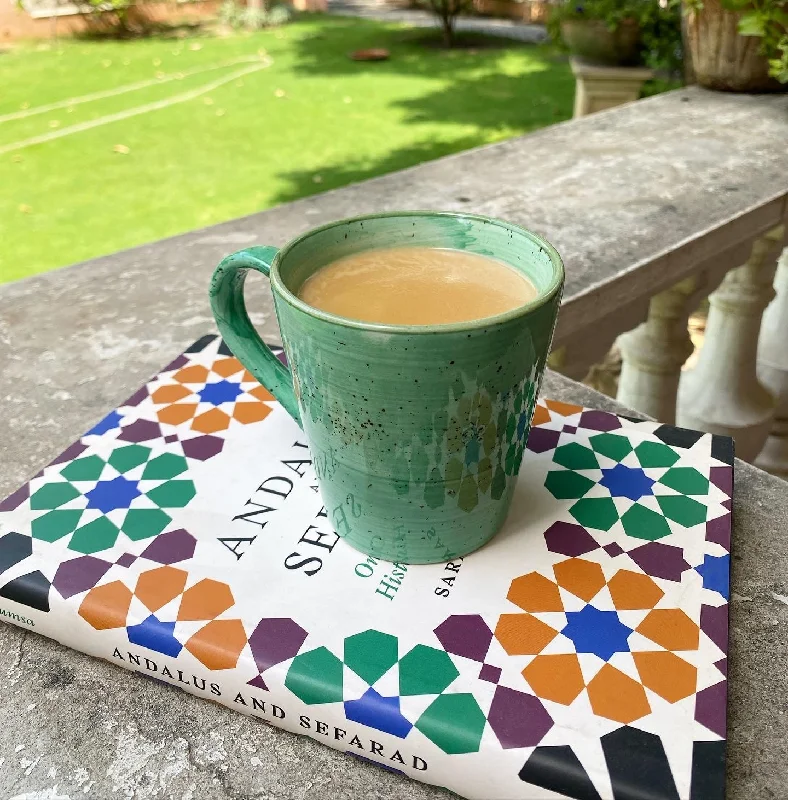 Novelty animal-shaped mugs-Sea green conical mug.